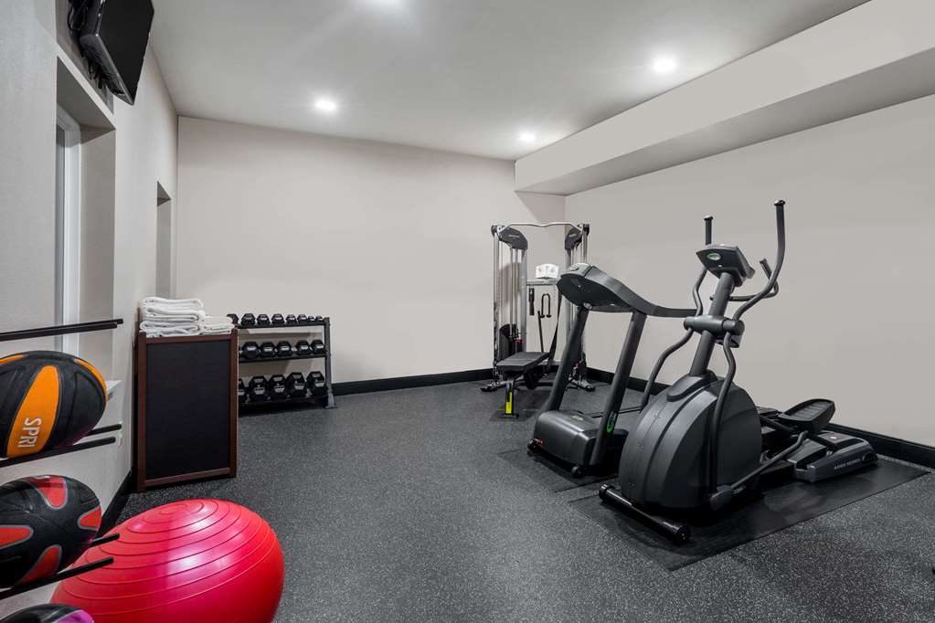 Baymont by Wyndham Clarksville - photo 3