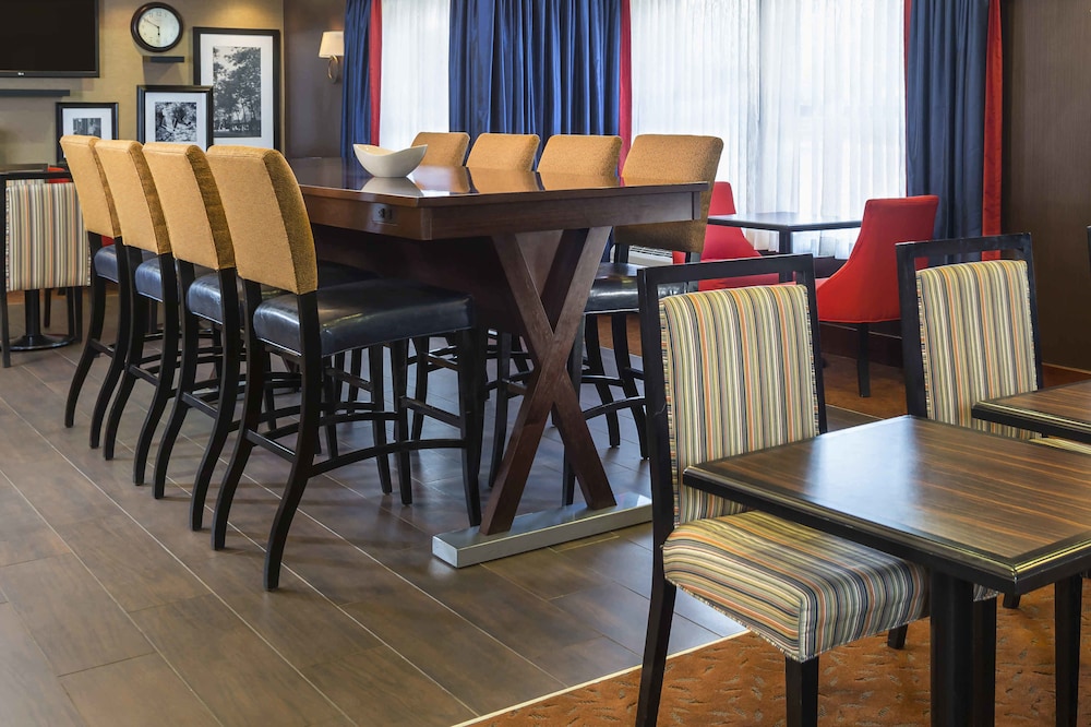 Hampton Inn Youngstown Boardman - photo 34