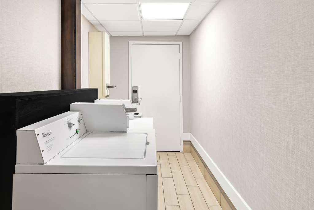Best Western Luxbury Inn Fort Wayne - photo 52