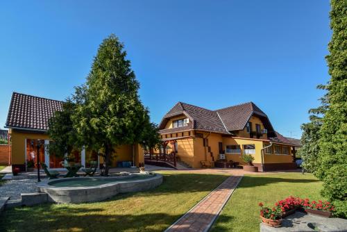Gála Panzió - carbon neutral hotel in Simontornya