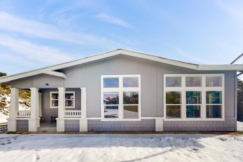 Zerenity Lookout East in Oakhurst, United States