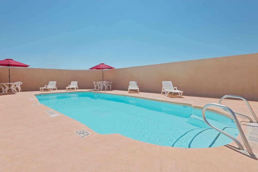 Super 8 by Wyndham Las Cruces White Sands Area - photo 23