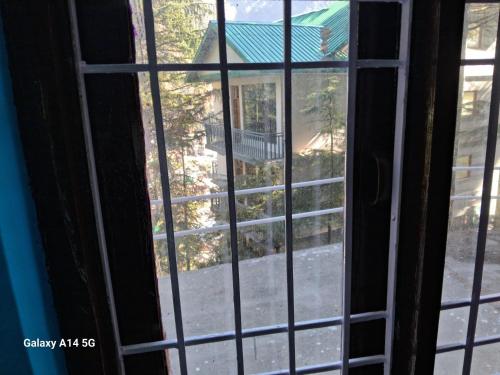 Himalayan homestay opposite to white waterinn hotel Tipa Road mecleodganjj