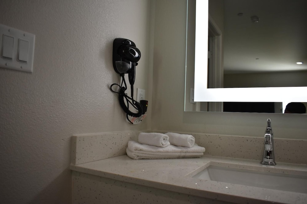 Bluestar Inn - photo 25
