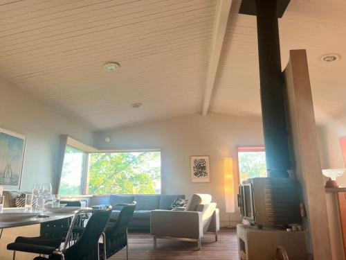 Mysigt sommarhus med havsutsikt och bastu — hotel in Vaxholm