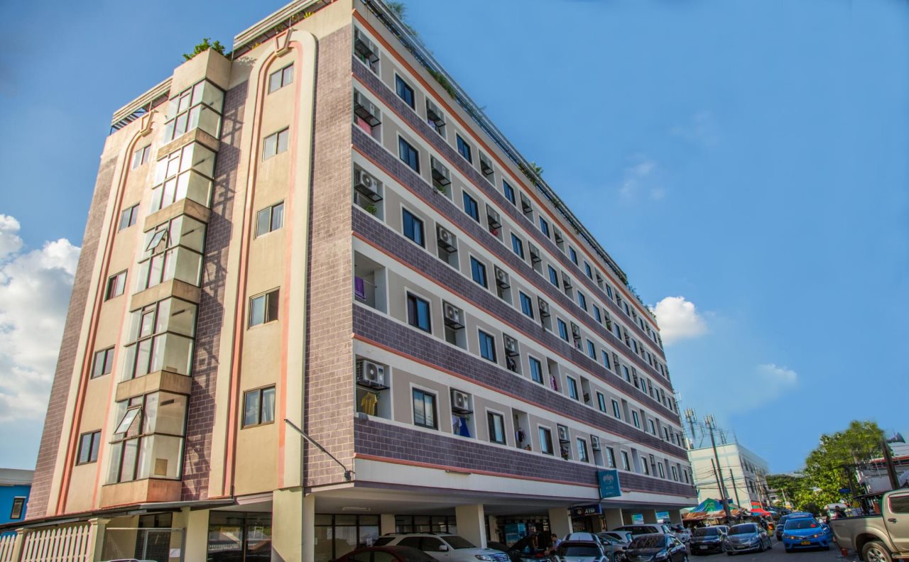 Baan Romdee in Pak Kret, Thailand