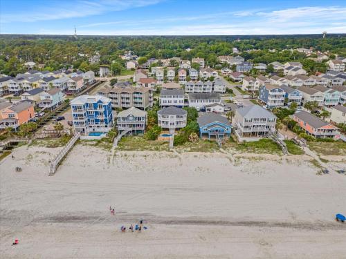 Giant Jim's Beachfront Inn - photo 8