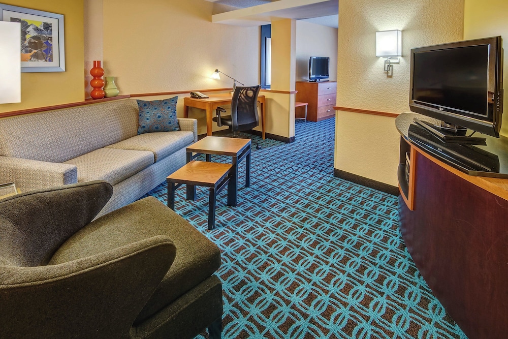 Fairfield Inn & Suites by Marriott Naples - photo 12