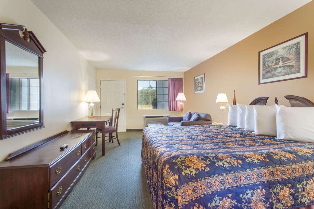 Days Inn by Wyndham Picayune - photo 12
