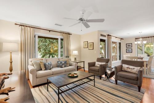 1328 Fairway Oaks Villa by Akers Ellis Rentals — 4-Star Luxury Hotel in Kiawah Island, United States