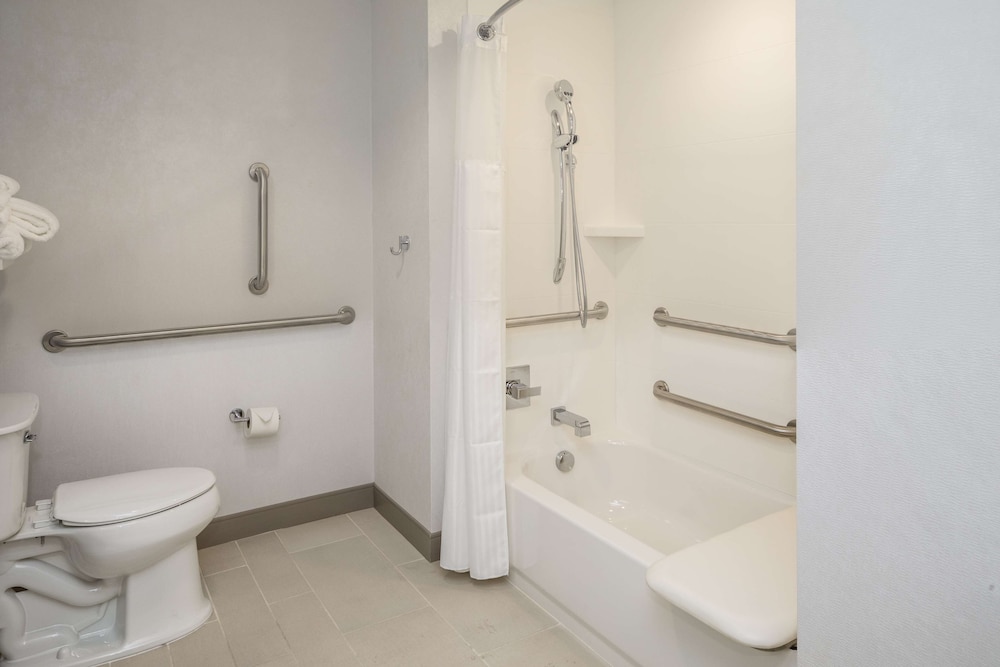 Hilton Garden Inn Pittsburgh Airport - photo 15