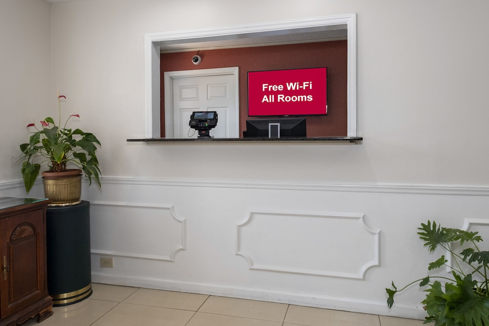 Red Roof Inn & Suites Wilson - photo 2