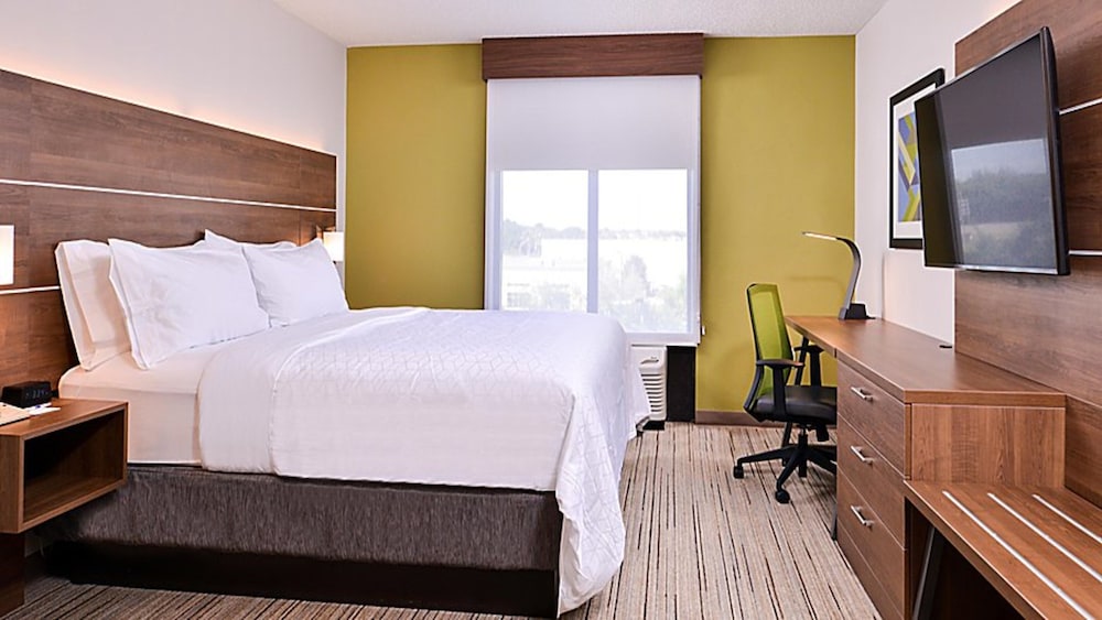 Holiday Inn Express Hotel & Suites Mount Pleasant by IHG - photo 15