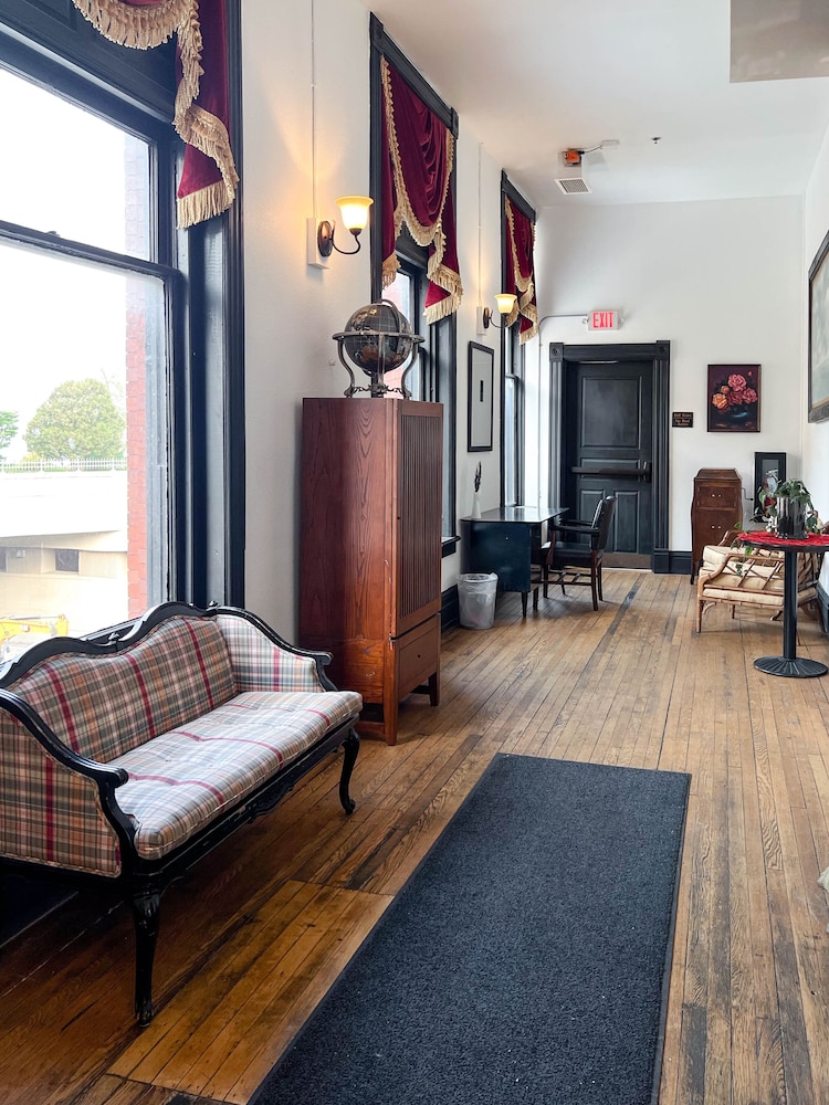 The Oliver Inn Duluth Hotel Near Canal Park - photo 127
