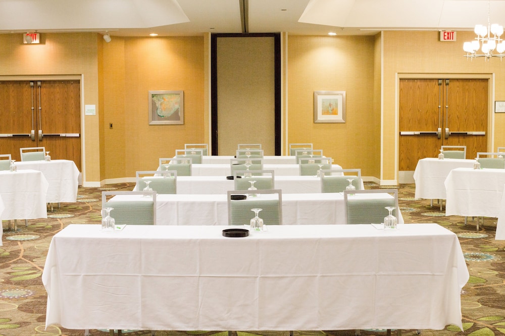 Holiday Inn & Suites Bolingbrook by IHG - photo 46