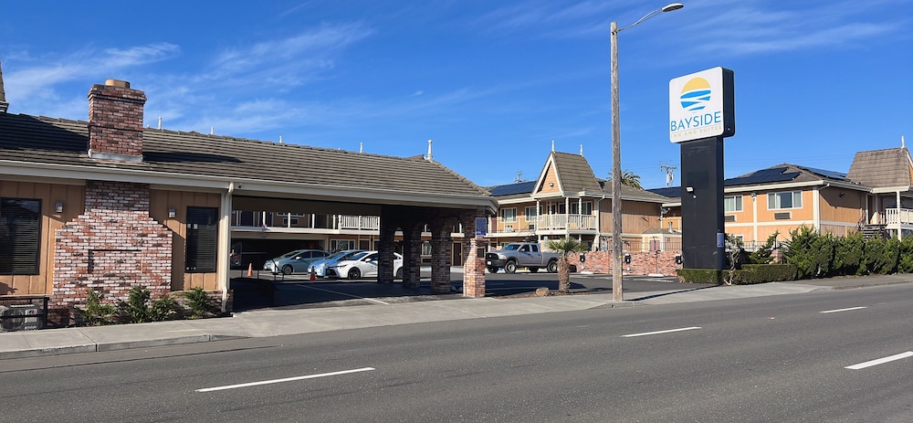 Ramada Bayside Inn & Suites Eureka - photo 22