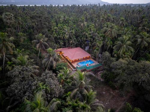 Cabanas Retreat 5 Bhk With Private Pool Garden Outdoor Dining — Revadanda