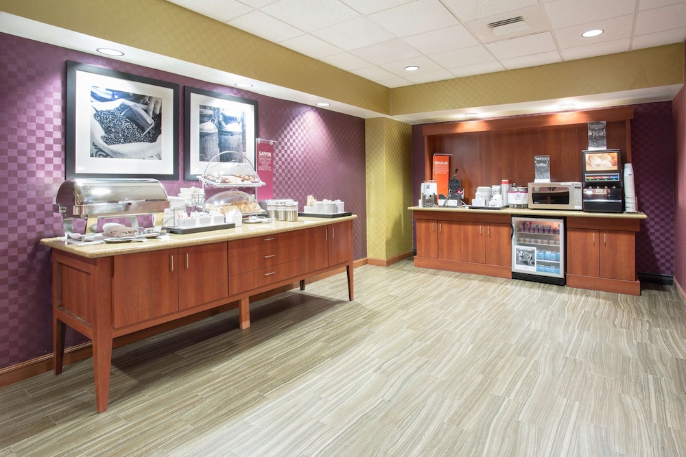 Hampton Inn Santa Rosa - photo 17