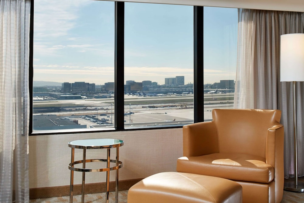 Hilton Los Angeles Airport - photo 32