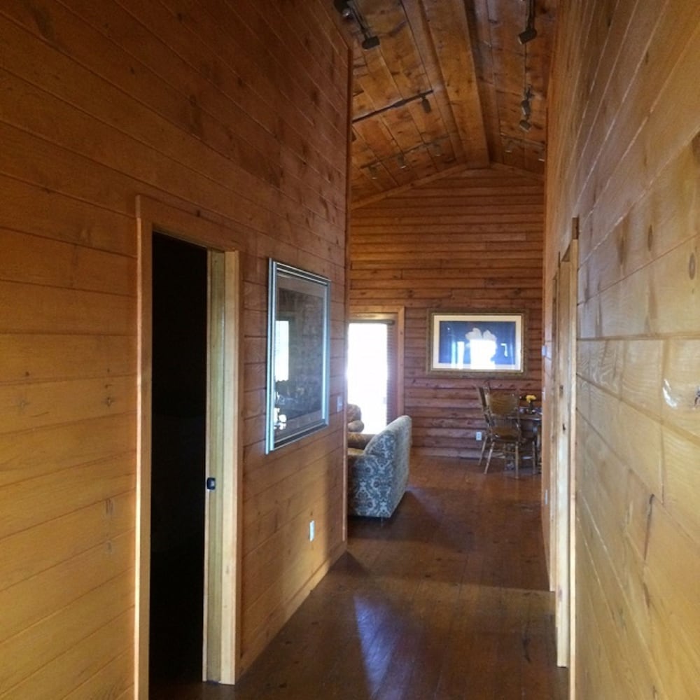 The Smokehouse Lodge and Cabins - photo 16