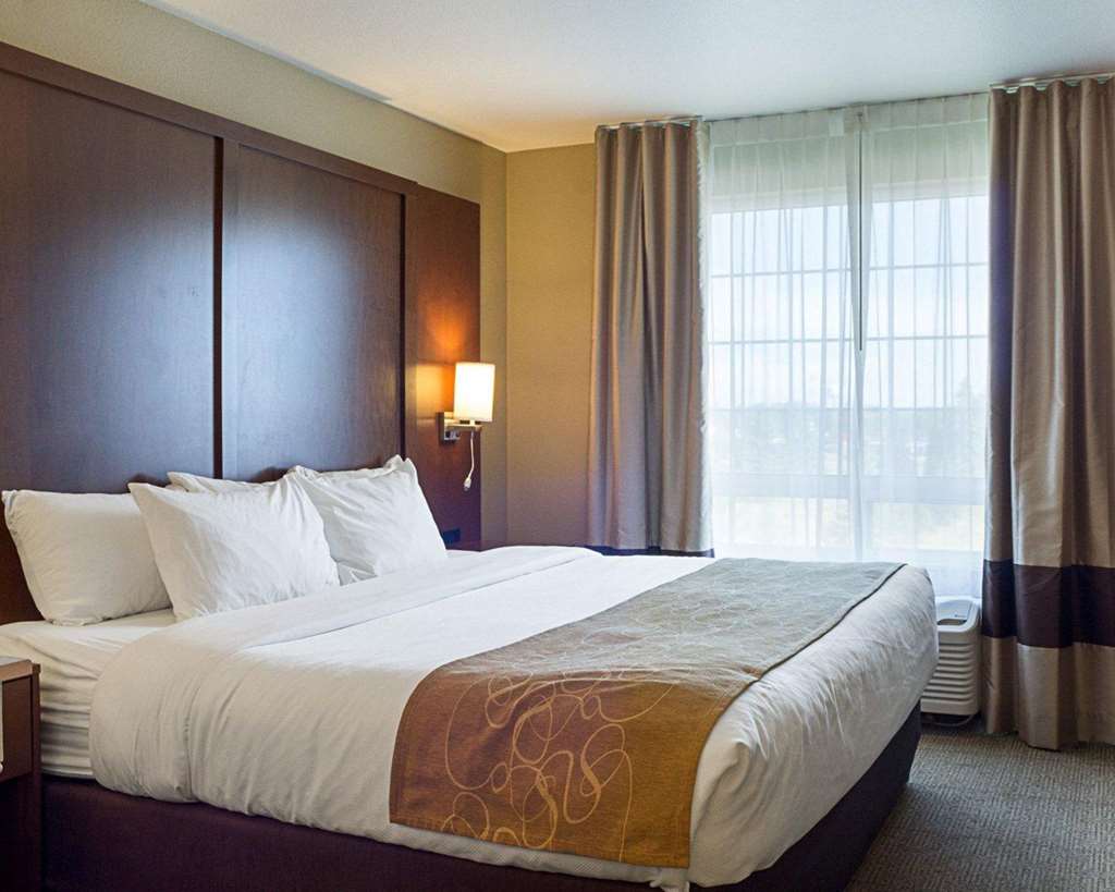 Comfort Suites Minot South - photo 27