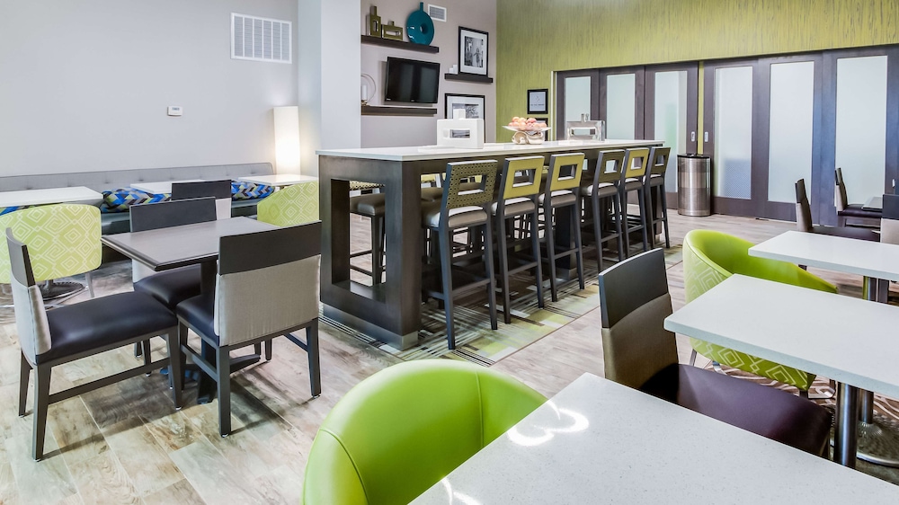 Hampton Inn White House - photo 12
