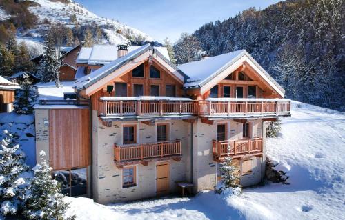 Odalys Chalet Les Lions Blancs — 4-Star Luxury Hotel in Valloire, France