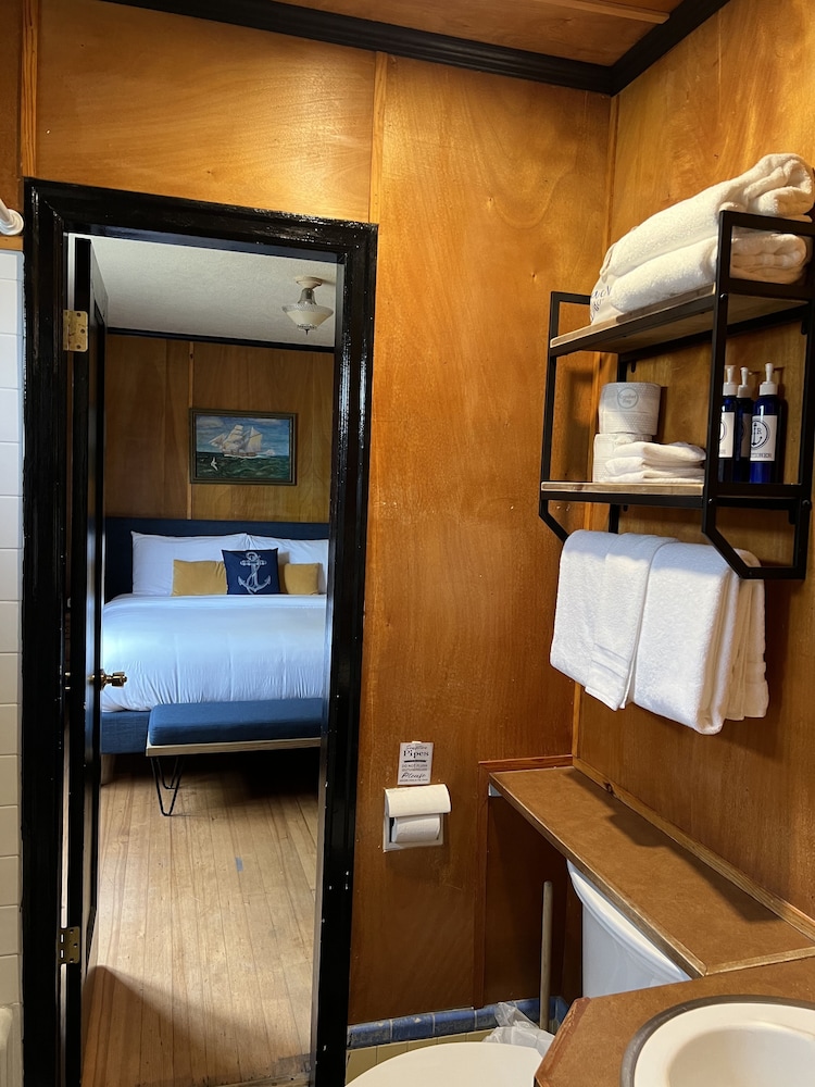 Anchor Inn Resort - photo 55