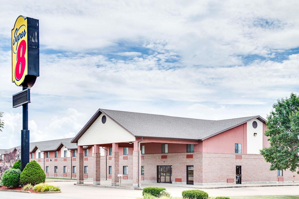 Super 8 by Wyndham Springfield Battlefield - featured photo