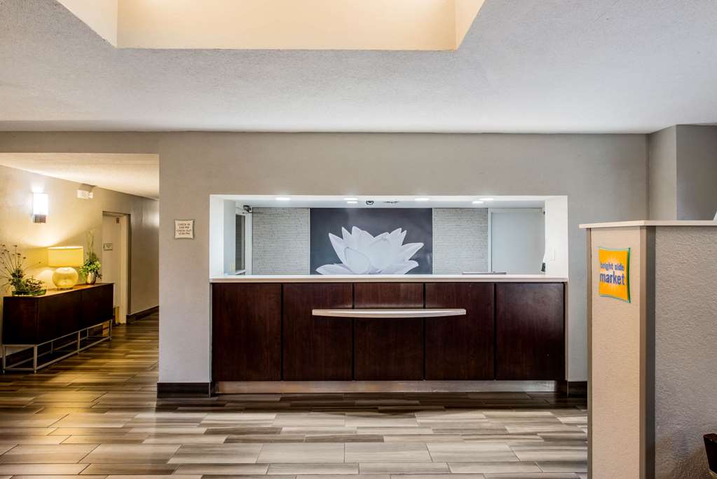 La Quinta Inn & Suites by Wyndham Fort Lauderdale Tamarac - photo 7