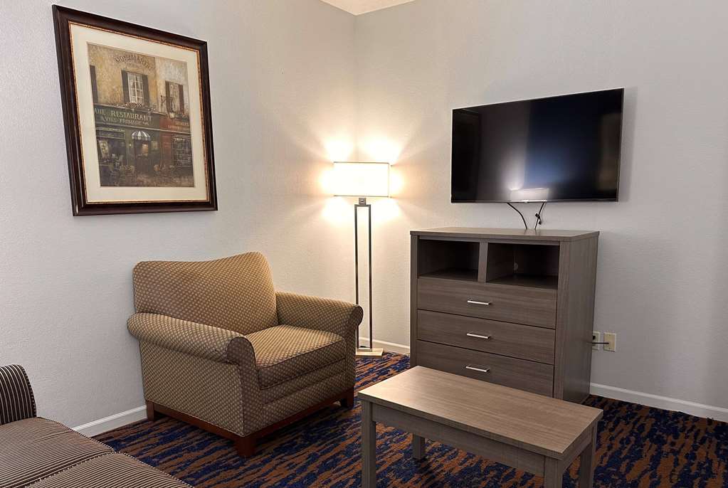 Baymont by Wyndham Indianapolis Northwest - photo 12
