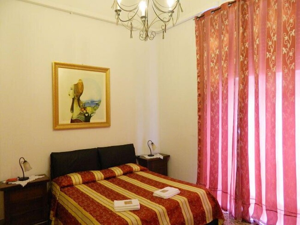 Crispi Rooms — Catania — photo 5