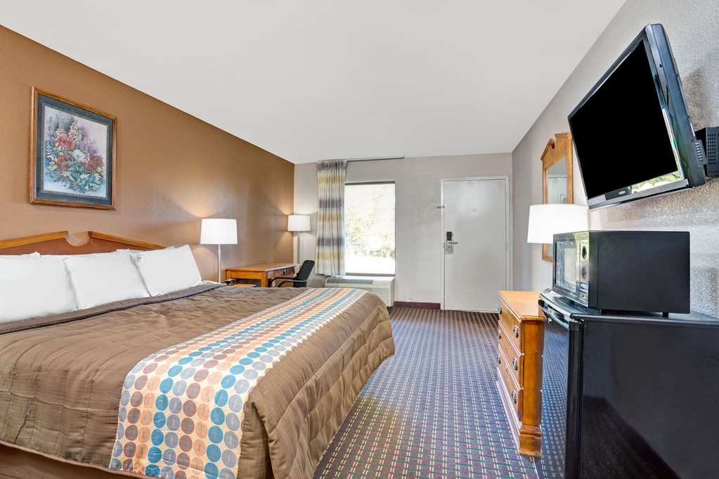 Days Inn by Wyndham Hernando - photo 5