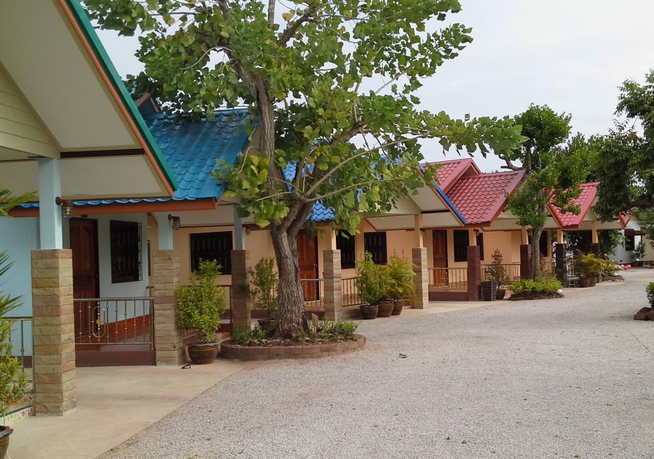 Patchareeporn Resort - carbon neutral hotel in Wang Saphung