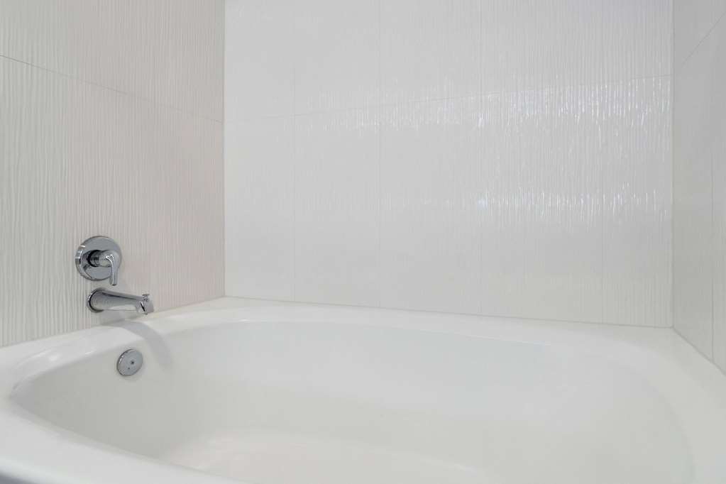 La Quinta Inn & Suites by Wyndham Round Rock North - photo 26
