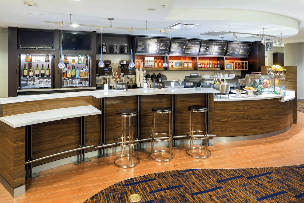 Courtyard by Marriott Houston by the Galleria - photo 10