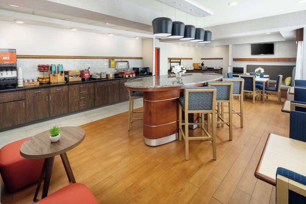 Hampton Inn Lexington South Keeneland Airport - photo 27