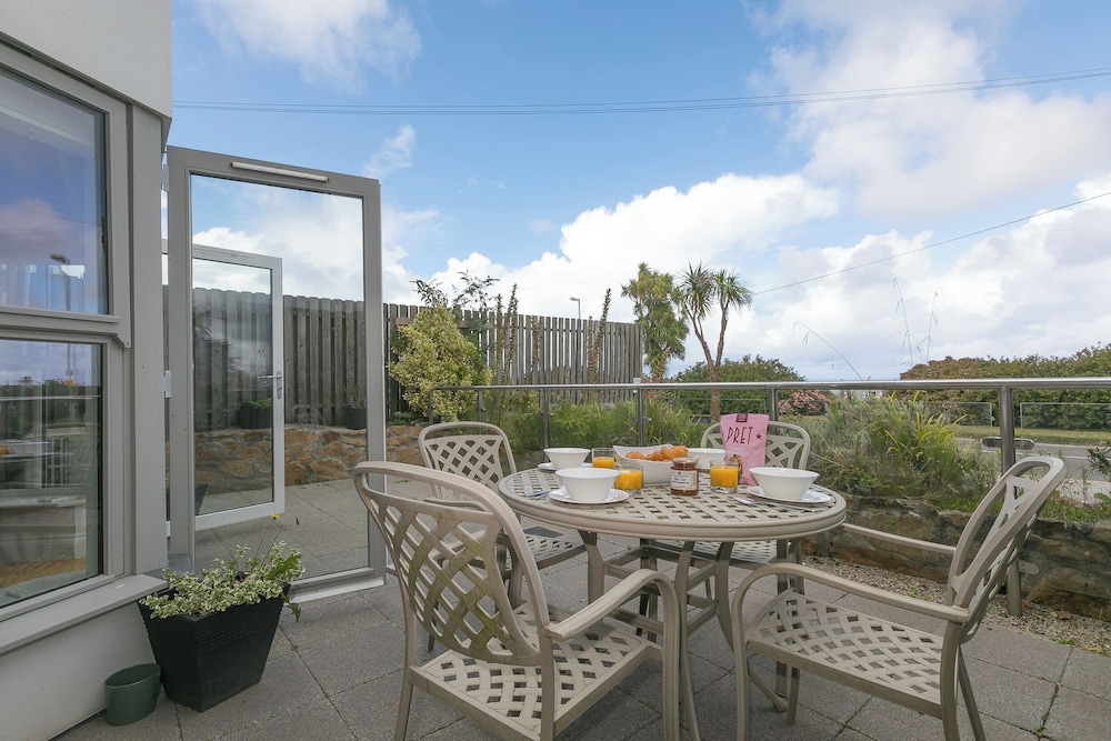 2 Four Seasons — 4-Star Luxury Hotel in St Ives, United Kingdom