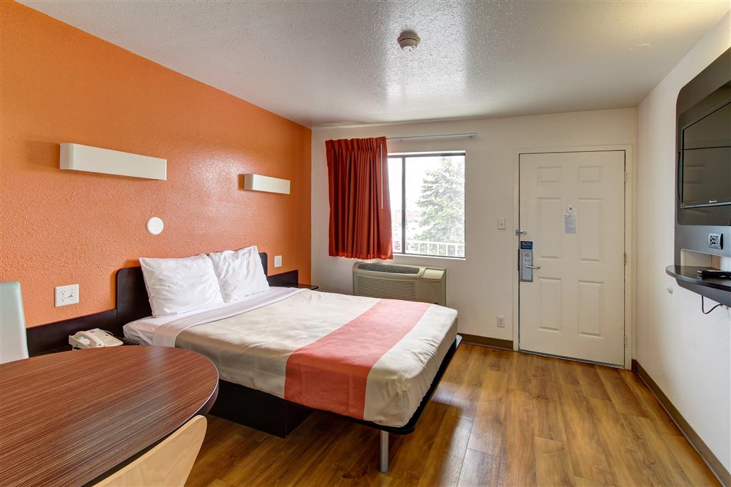 Motel 6 Amherst OH Cleveland West Lorain - photo 12