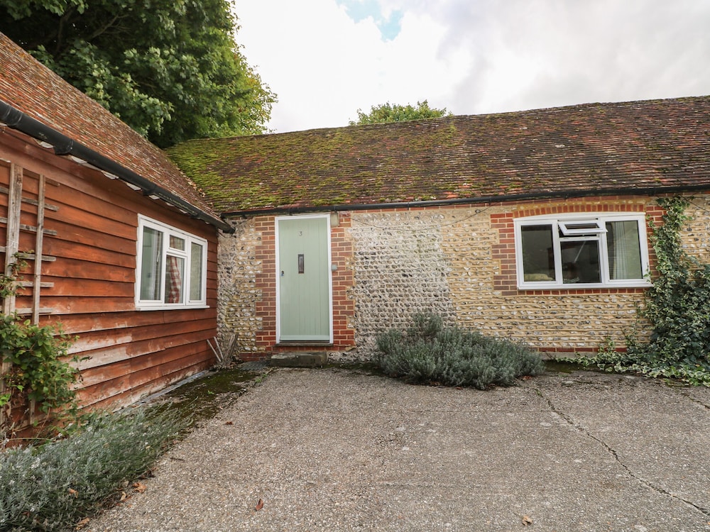 Byre Cottage 3 — 4-Star Luxury Hotel in Pulborough, United Kingdom