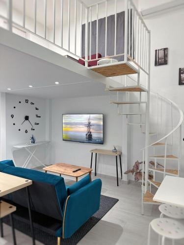 Glyfada Seabreeze Loft B — 4-Star Luxury Hotel in Athens, Greece