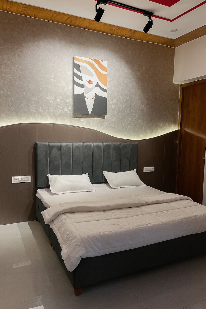 Let'stay Noida - last minute hotel in Noida
