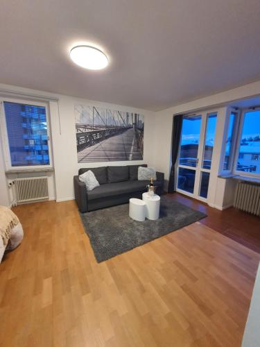 Close to the subway. Beautiful and Cozy apartment — 4-Star Luxury Hotel in Stockholm, Sweden