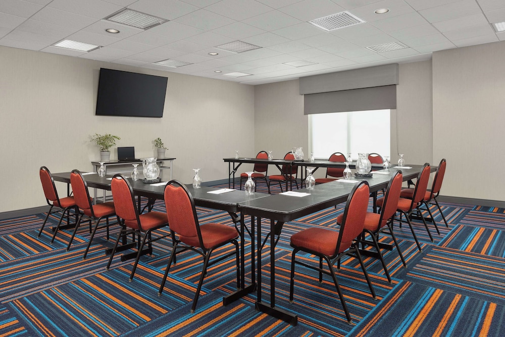 Hampton Inn Augusta - photo 27