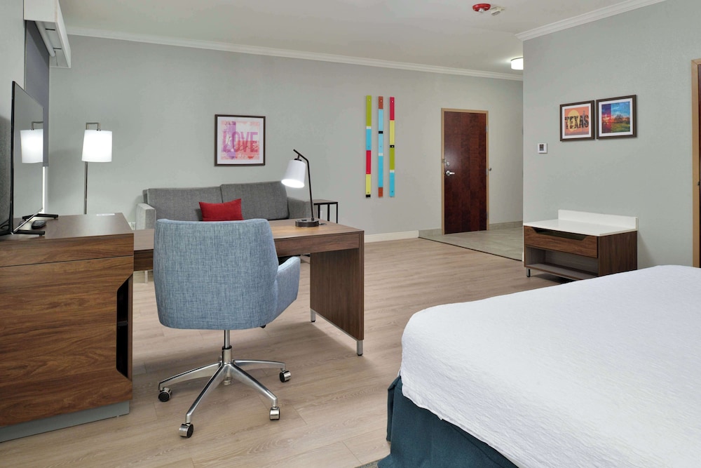 Hampton Inn & Suites Greenville - photo 13