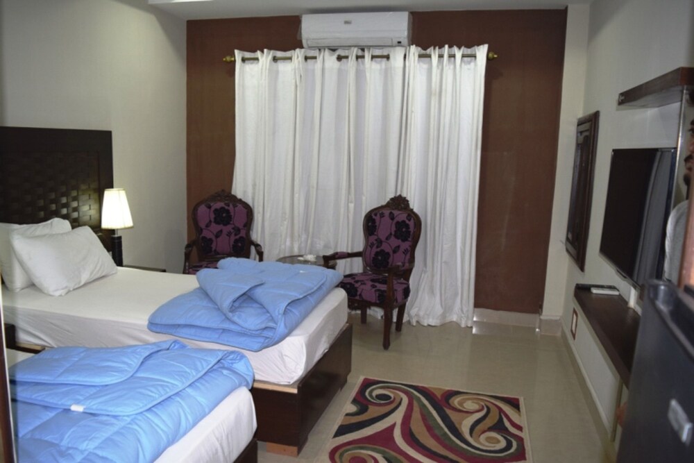 Hotel LaFlora — Multan — photo 5