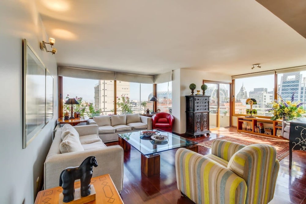 El Golf Plus Fantastic 2 Bedroom in El Golf — 4-Star Luxury Hotel in Santiago, Chile