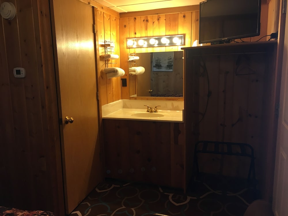 Hilltop Motel - photo 8