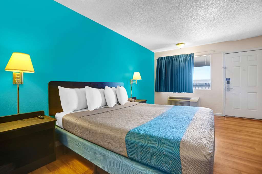 Motel 6 Fort Bragg CA - photo 7