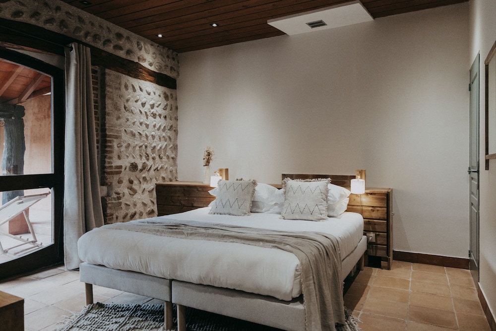 Villa Calma Maison d'hôtes & Spa — 4-Star Luxury Hotel in Voiron, France